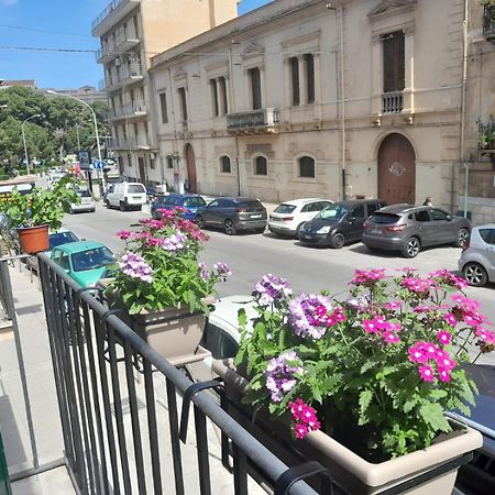Casa Assisi Apartment ปาแลร์โม ภายนอก รูปภาพ