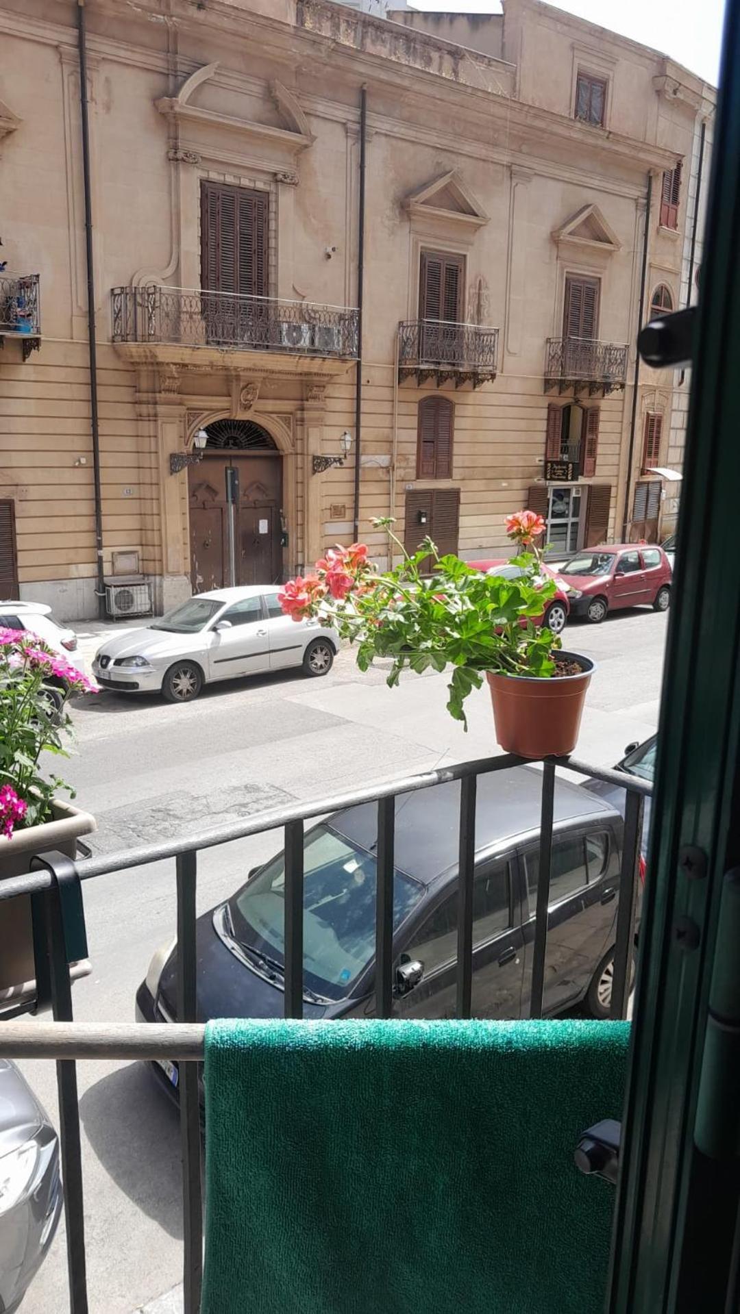 Casa Assisi Apartment ปาแลร์โม ภายนอก รูปภาพ